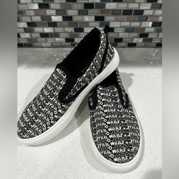 GAP Star Wars boys sneakers /size 3 - Picture 3 of 9